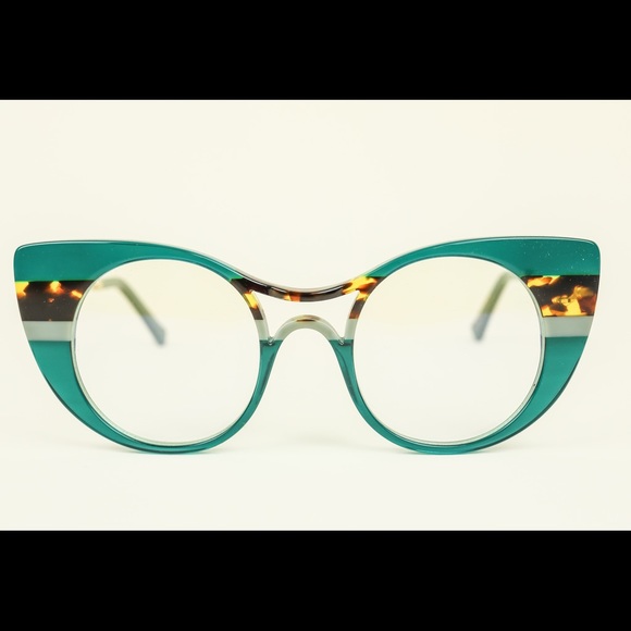 Meet your Posher, Lysandra - Picture 7 of 10